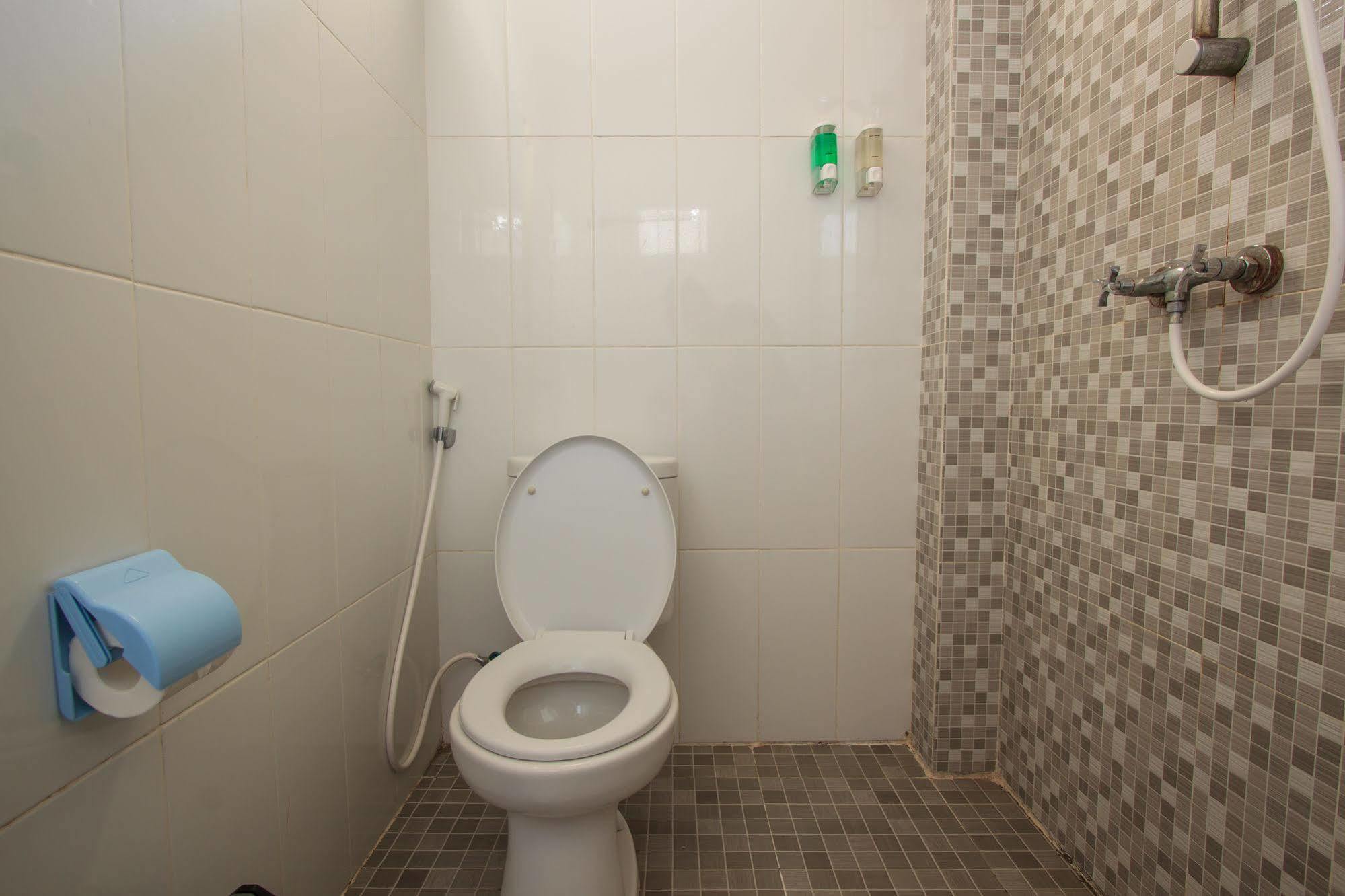 Ivanka Airport Inn Кута Экстерьер фото
