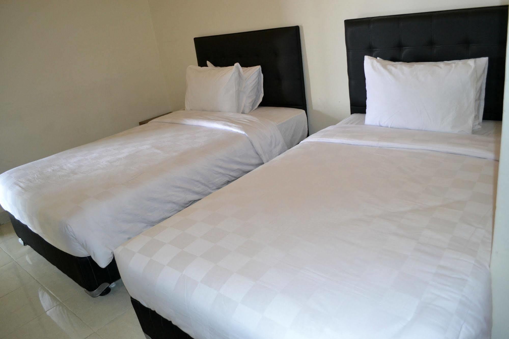 Ivanka Airport Inn Кута Экстерьер фото
