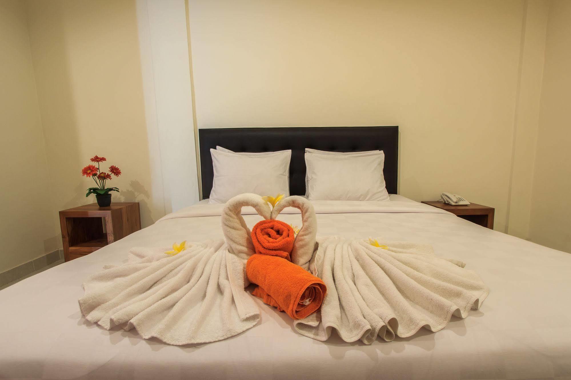 Ivanka Airport Inn Кута Экстерьер фото